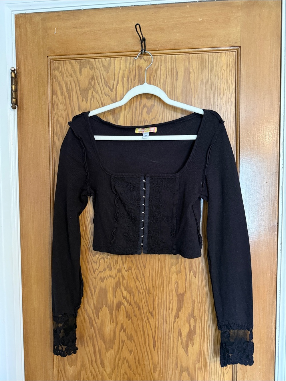 Black Lace-Trim Long Sleeve Crop Top